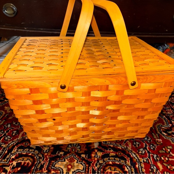 Picnic basket red gingham lining summertime - Picture 1 of 4